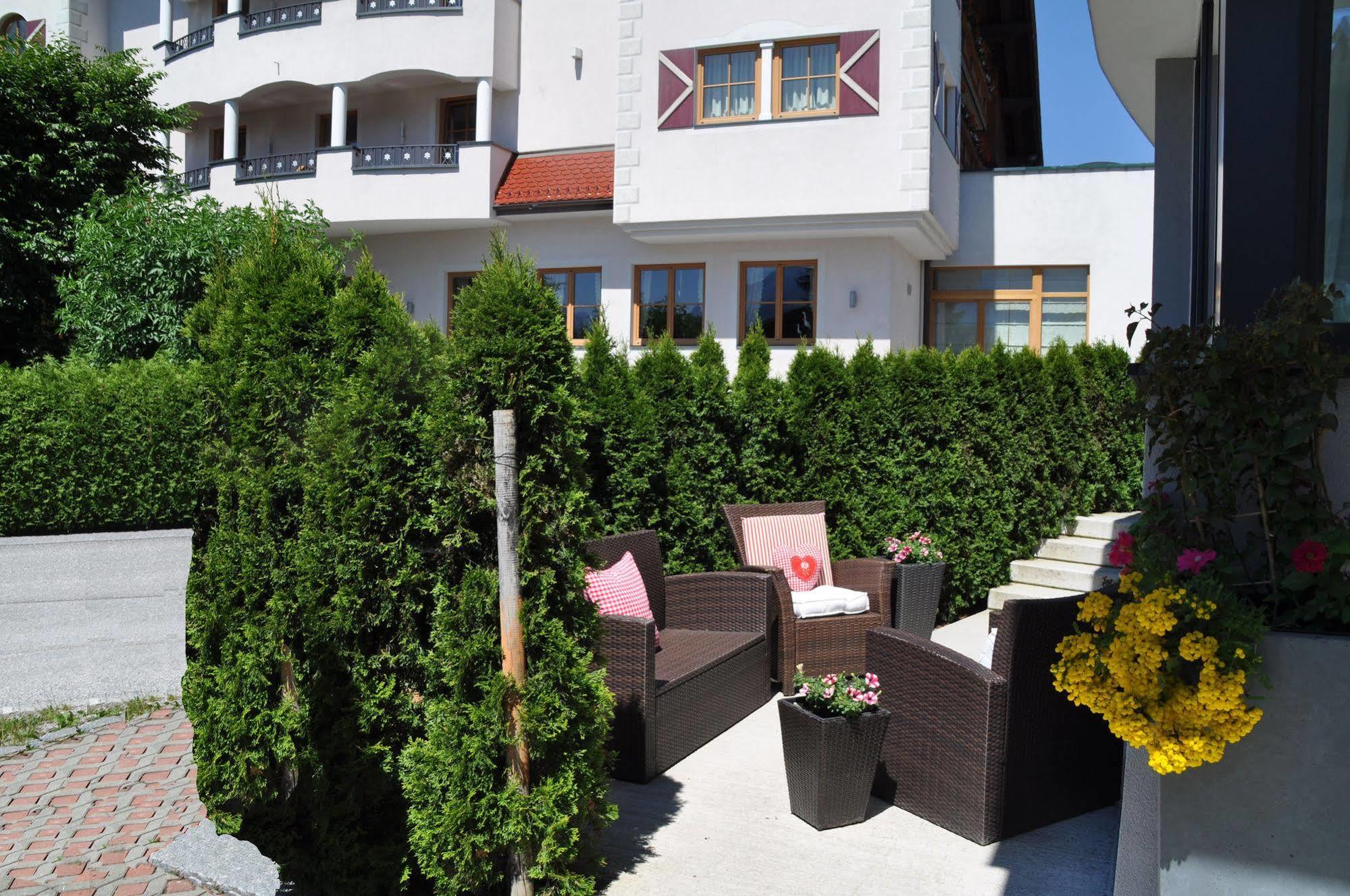 Ferienwelt Kesselgrub Hotel In Altenmarkt-Zauchensee Altenmarkt im Pongau Exterior photo